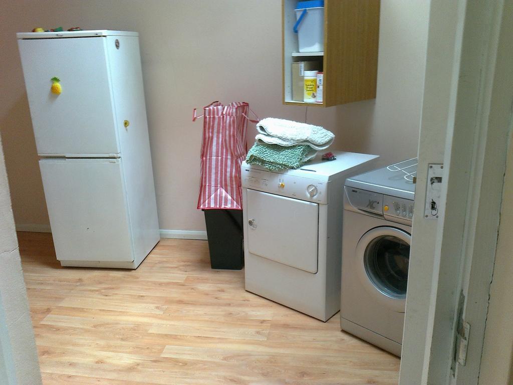Oyo Guest House Ellipse Whetstone Екстериор снимка
