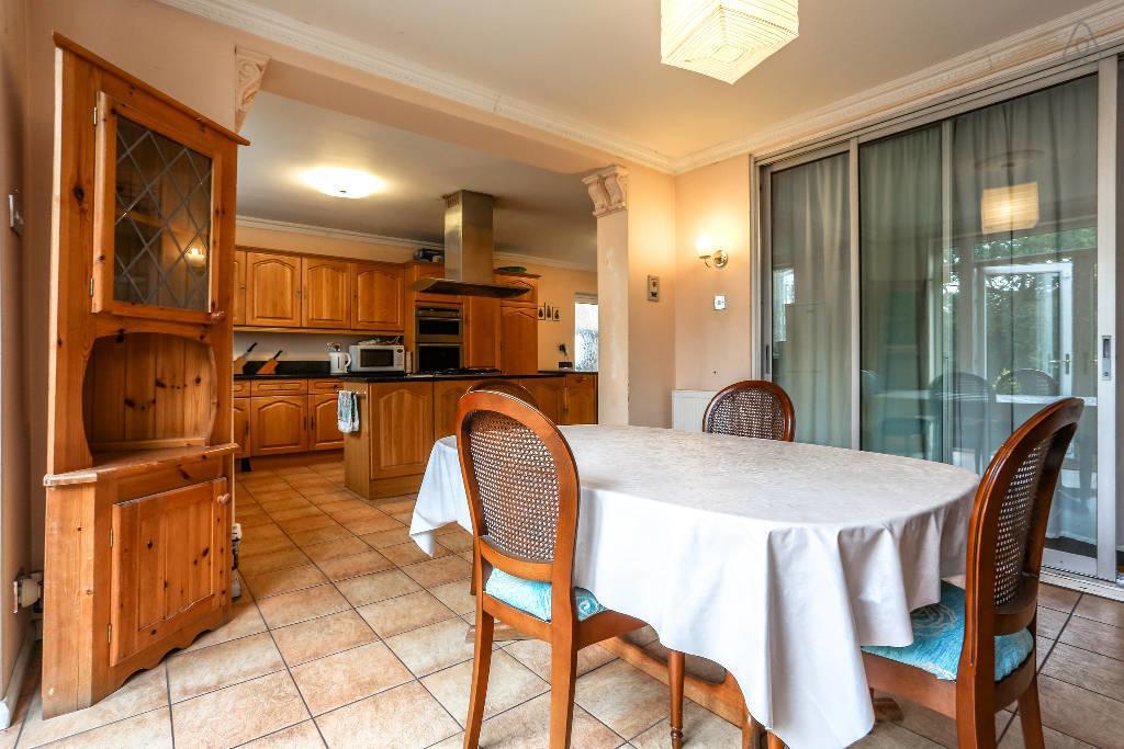 Oyo Guest House Ellipse Whetstone Екстериор снимка