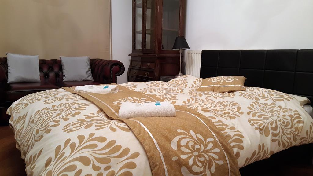 Oyo Guest House Ellipse Whetstone Стая снимка