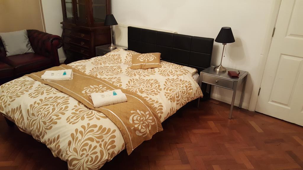 Oyo Guest House Ellipse Whetstone Стая снимка
