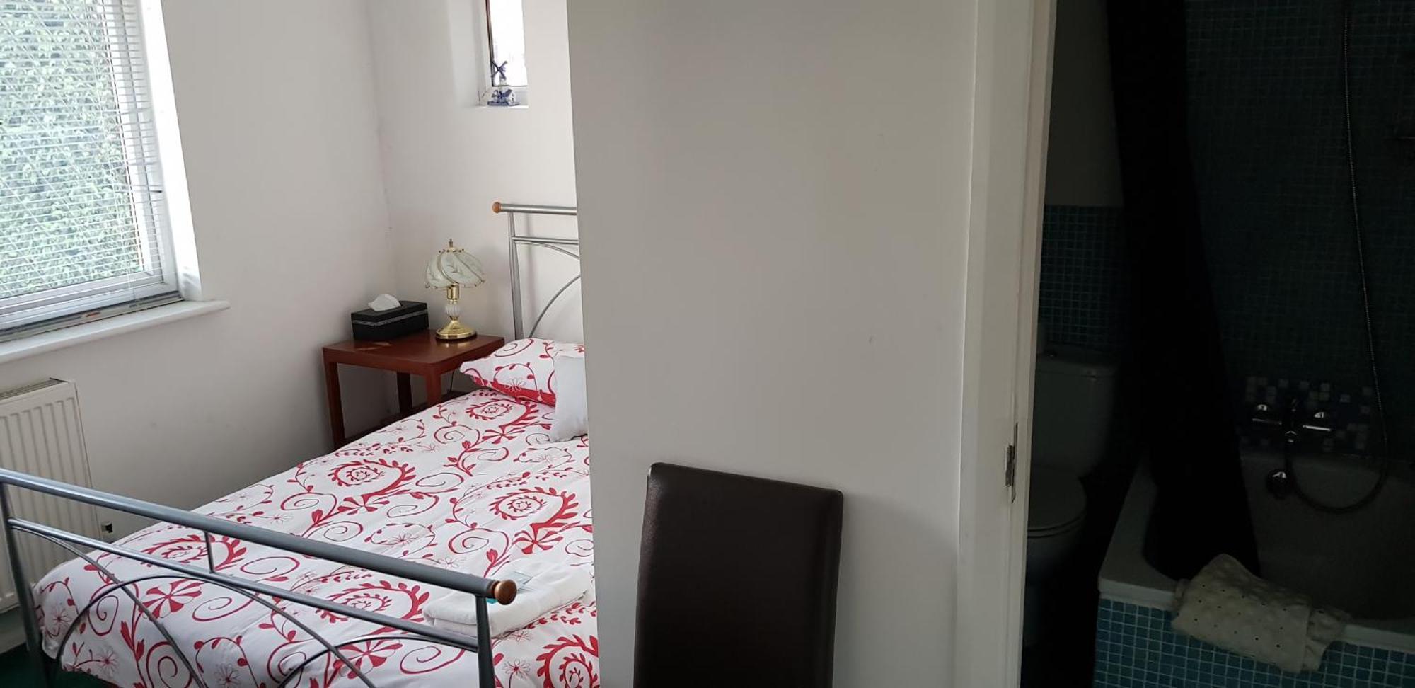 Oyo Guest House Ellipse Whetstone Екстериор снимка