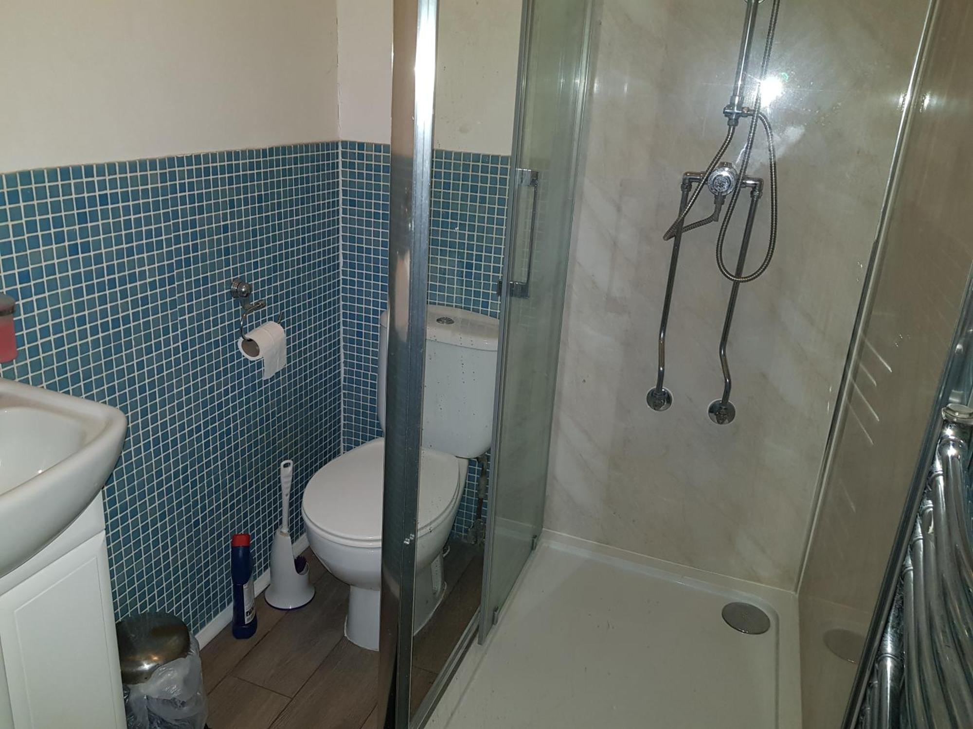 Oyo Guest House Ellipse Whetstone Екстериор снимка